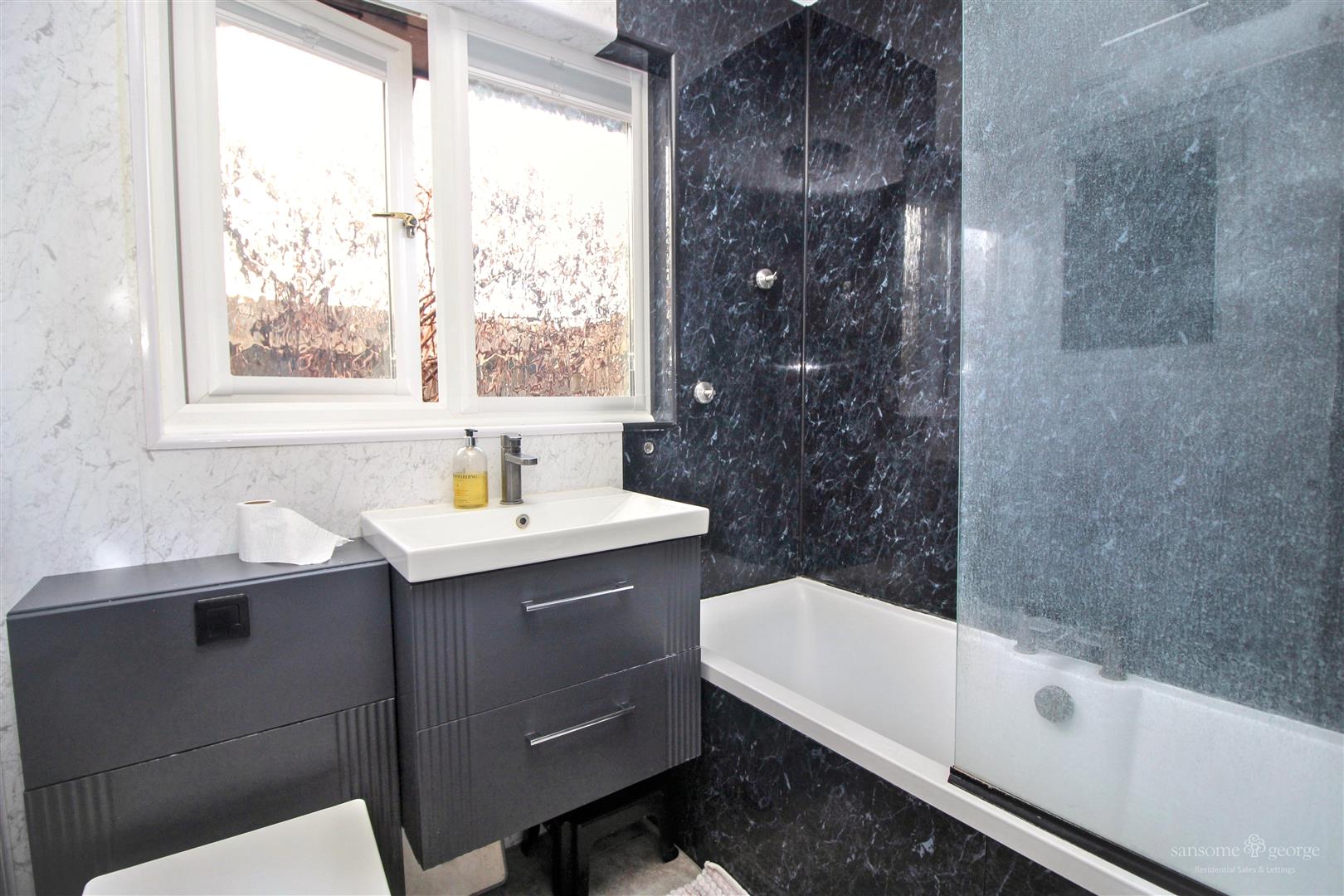 Cornwall Close, Tilehurst, Reading